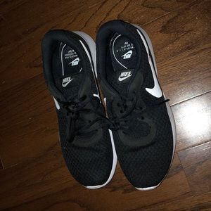 Black nike sneakers